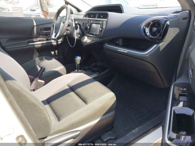 JTDKDTB36G1121951 Toyota Prius C Two