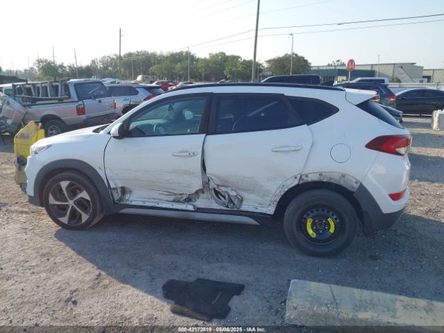 KM8J33A2XJU648190 Hyundai Tucson Value