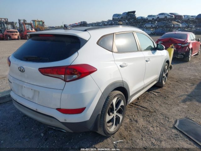 KM8J33A2XJU648190 Hyundai Tucson Value