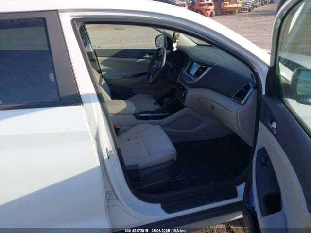 KM8J33A2XJU648190 Hyundai Tucson Value