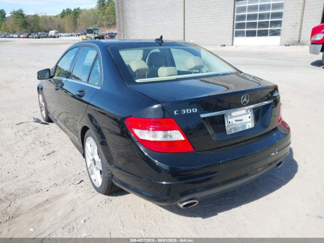 2011 MERCEDES-BENZ C 300 WDDGF8BB0BR133565 Photo 2