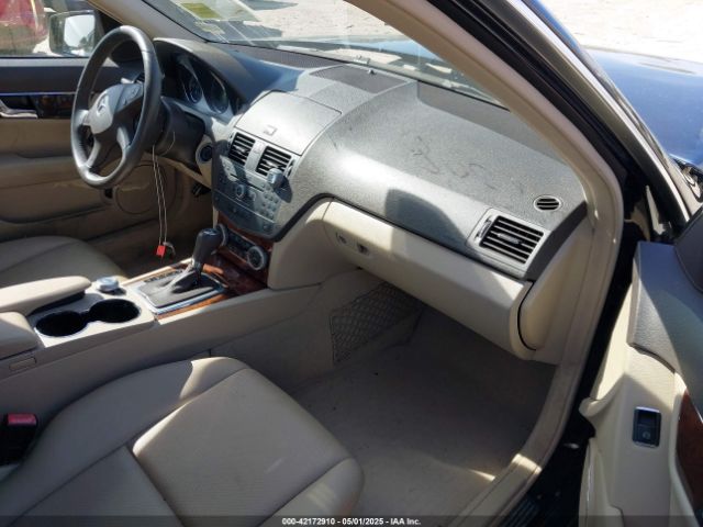 2011 MERCEDES-BENZ C 300 WDDGF8BB0BR133565 Photo 4