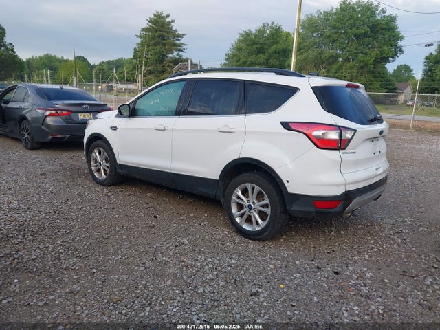 1FMCU0GD0JUC10999 Ford ESCAPE SE