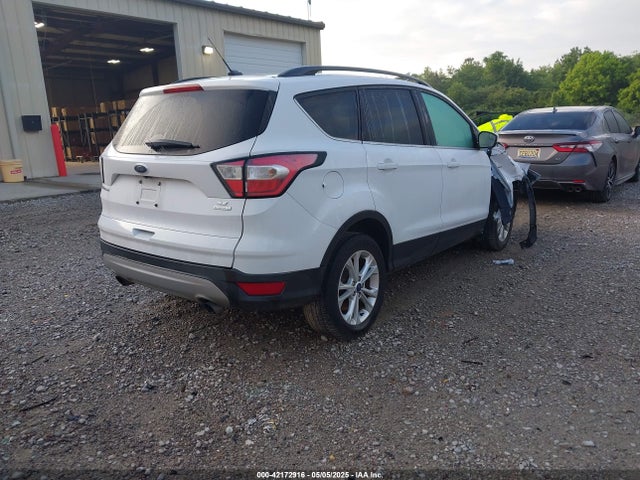 1FMCU0GD0JUC10999 Ford ESCAPE SE