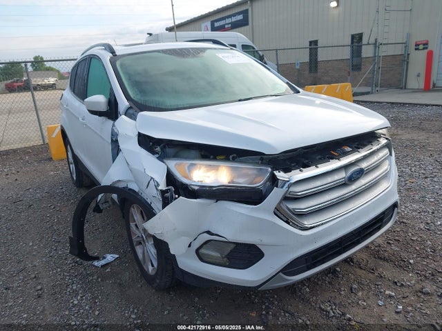 1FMCU0GD0JUC10999 Ford ESCAPE SE