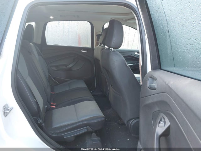 1FMCU0GD0JUC10999 Ford ESCAPE SE