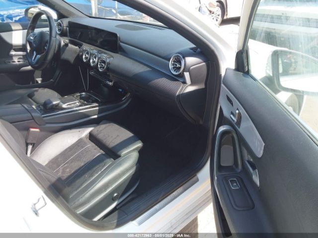 W1K3G4EB7MJ267474 Mercedes-Benz A 220