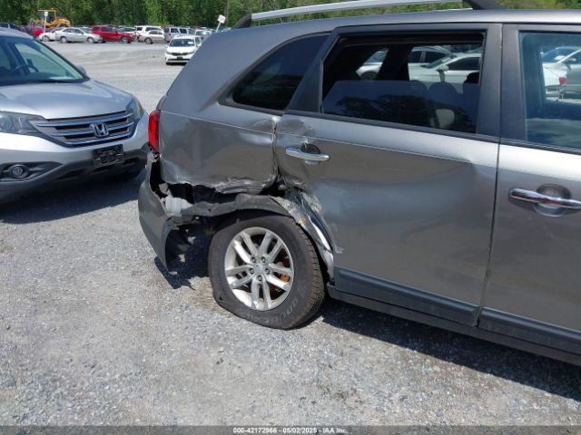 5XYKTCA67FG654369 KIA SORENTO LX