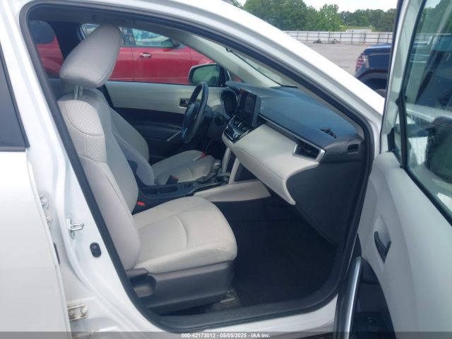 7MUCAAAG5PV061045 Toyota Corolla Cross Le