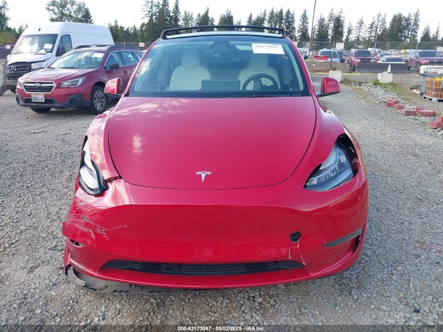 5YJYGDEE2MF099373 Tesla 2021