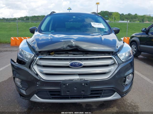 1FMCU9GD5JUA64040 Ford ESCAPE SE