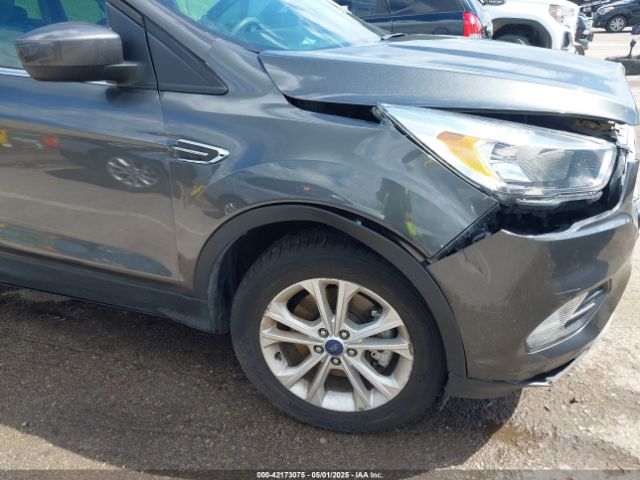 1FMCU9GD5JUA64040 Ford ESCAPE SE