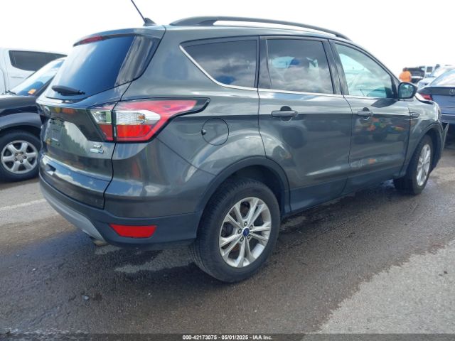 1FMCU9GD5JUA64040 Ford ESCAPE SE
