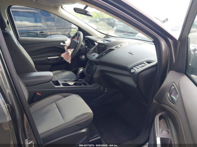1FMCU9GD5JUA64040 Ford ESCAPE SE
