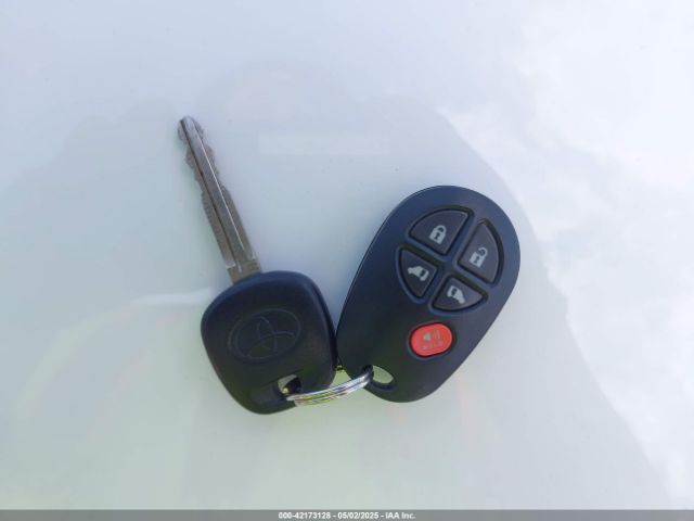 5TDKK3DC5FS636766 Toyota Sienna Le 8 Passenger