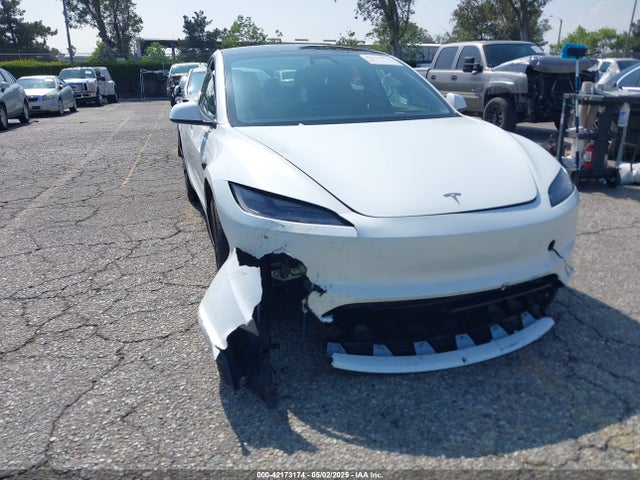 5YJ3E1EA3SF929514 Tesla 2025