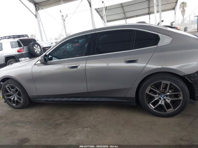 WBY33FK06RCR97424 BMW i5