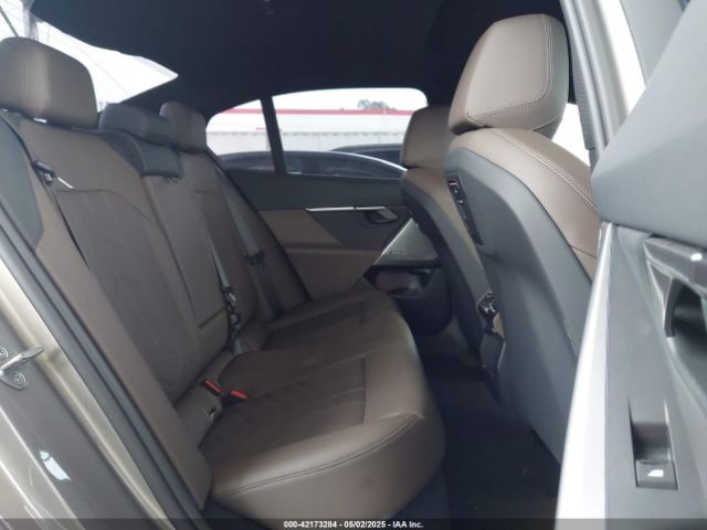 WBY33FK06RCR97424 BMW i5
