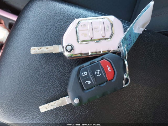 1C4HJXFG0LW290402 Jeep 2020