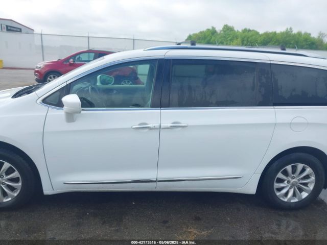 2C4RC1BG7KR556247 Chrysler Pacifica Touring L