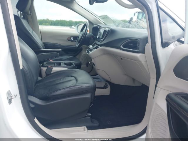 2C4RC1BG7KR556247 Chrysler Pacifica Touring L