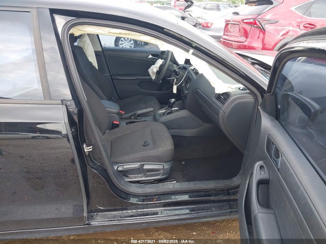 3VW267AJ0GM323489 Volkswagen Jetta 1.4t S
