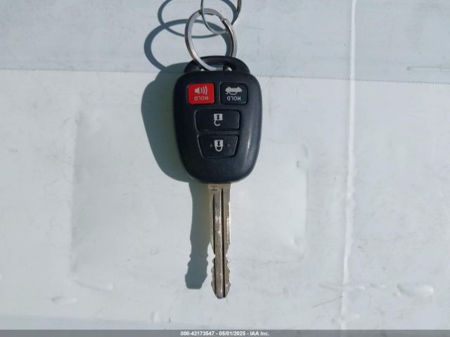 5YFBURHE9EP065265 Toyota COROLLA LE