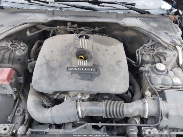 2017 JAGUAR XE SAJAR4BG2HA977059 Photo 9