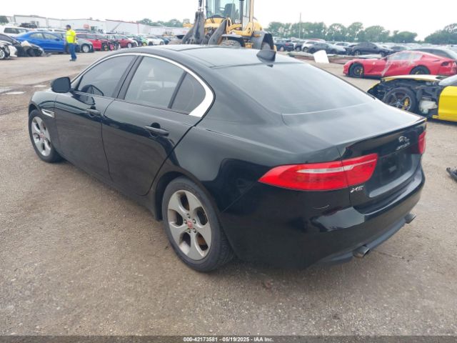 2017 JAGUAR XE SAJAR4BG2HA977059 Photo 2