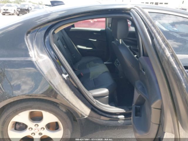 2017 JAGUAR XE SAJAR4BG2HA977059 Photo 7