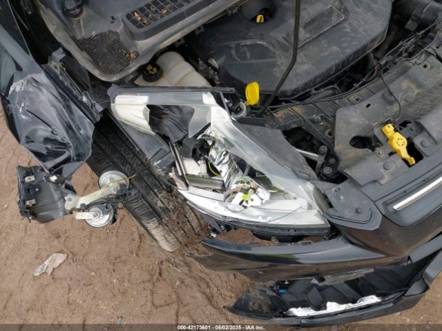 1FMCU9G97FUC06777 Ford ESCAPE SE