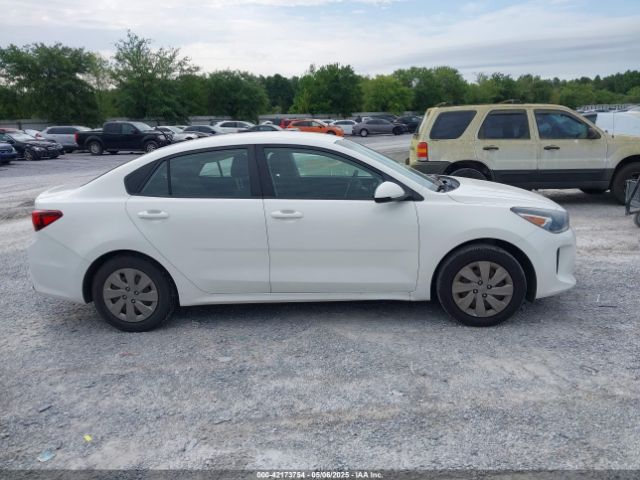 3KPA24AB1KE161621 KIA RIO S