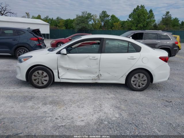 3KPA24AB1KE161621 KIA RIO S
