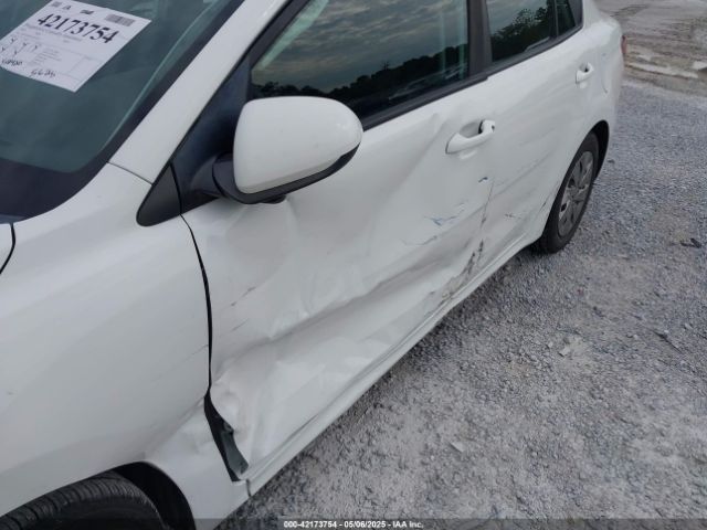 3KPA24AB1KE161621 KIA RIO S