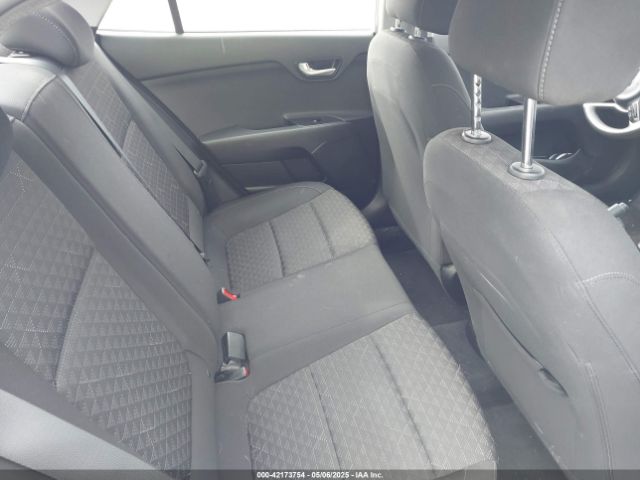 3KPA24AB1KE161621 KIA RIO S