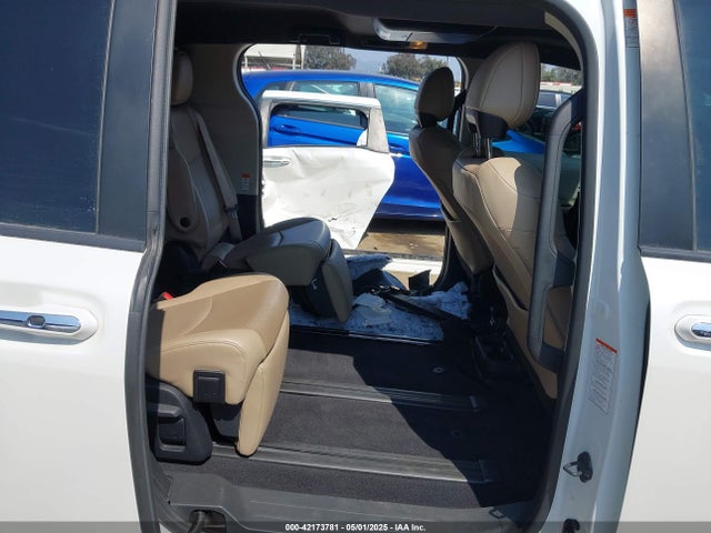 5TDZRKEC1MS025276 Toyota Sienna Limited