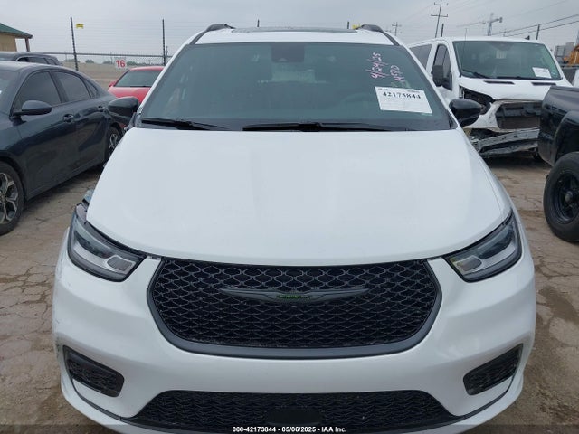 Chrysler Pacifica Limited 2025 2C4RC1GG7SR520356 Image 12