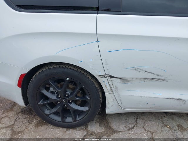 Chrysler Pacifica Limited 2025 2C4RC1GG7SR520356 Image 6