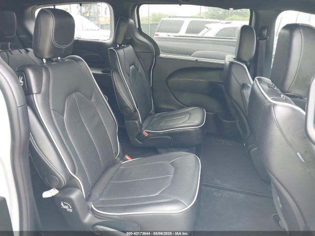 Chrysler Pacifica Limited 2025 2C4RC1GG7SR520356 Image 8