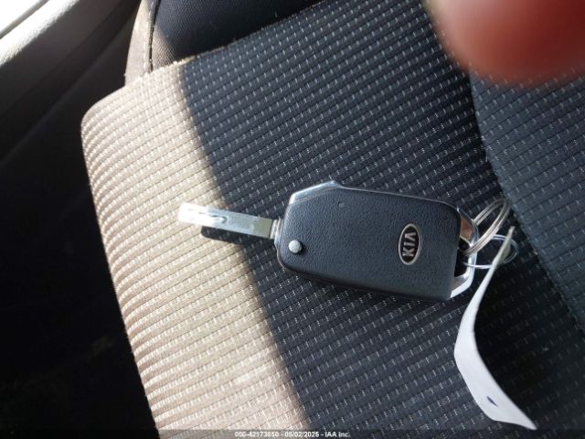 3KPF24AD2KE046775 KIA Forte Lxs