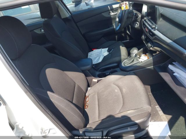 3KPF24AD2KE046775 KIA Forte Lxs