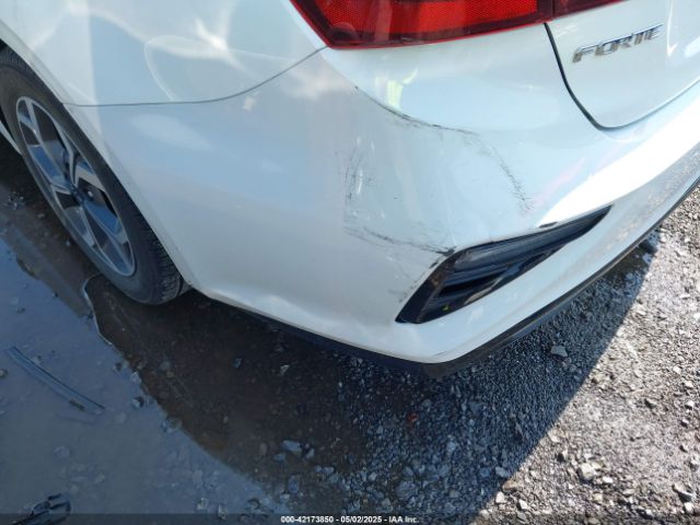 3KPF24AD2KE046775 KIA Forte Lxs