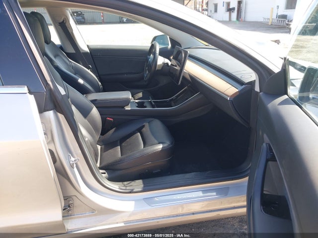 2018 TESLA MODEL 3 5YJ3E1EB4JF091128 Photo 4