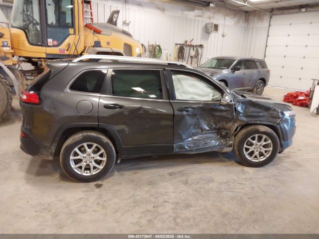 1C4PJMCSXGW147918 Jeep Cherokee Latitude