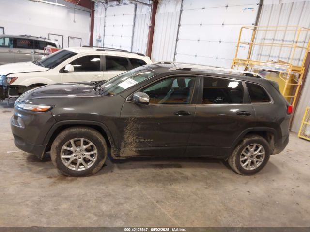 1C4PJMCSXGW147918 Jeep Cherokee Latitude
