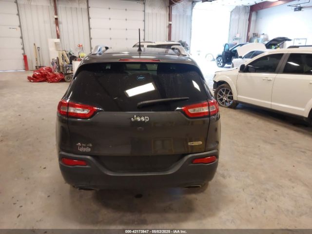 1C4PJMCSXGW147918 Jeep Cherokee Latitude