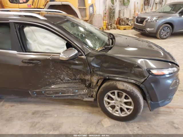 1C4PJMCSXGW147918 Jeep Cherokee Latitude