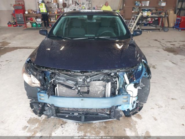 1G1ZD5ST6MF003562 Chevrolet Malibu Fwd Lt