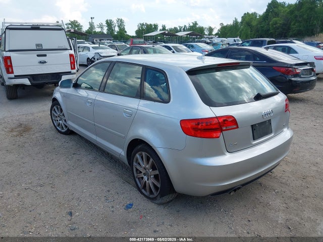 2011 AUDI A3 WAUKJAFM9BA128754 Photo 2