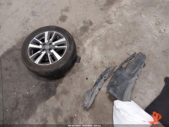 3N1CN8EV5ML821740 Nissan Versa Sv Xtronic Cvt